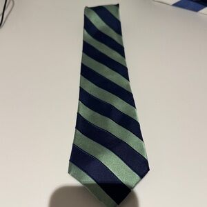 Roundtree & Yorke Navy and Green Striped Tie